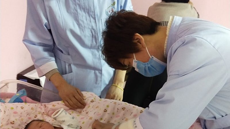 育儿嫂面试优缺点对比