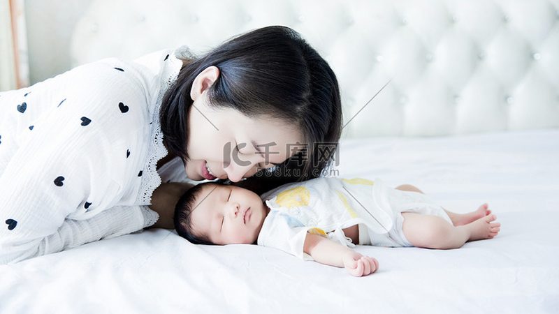 住家月嫂服务，揭秘一个月收费明细背后的真相